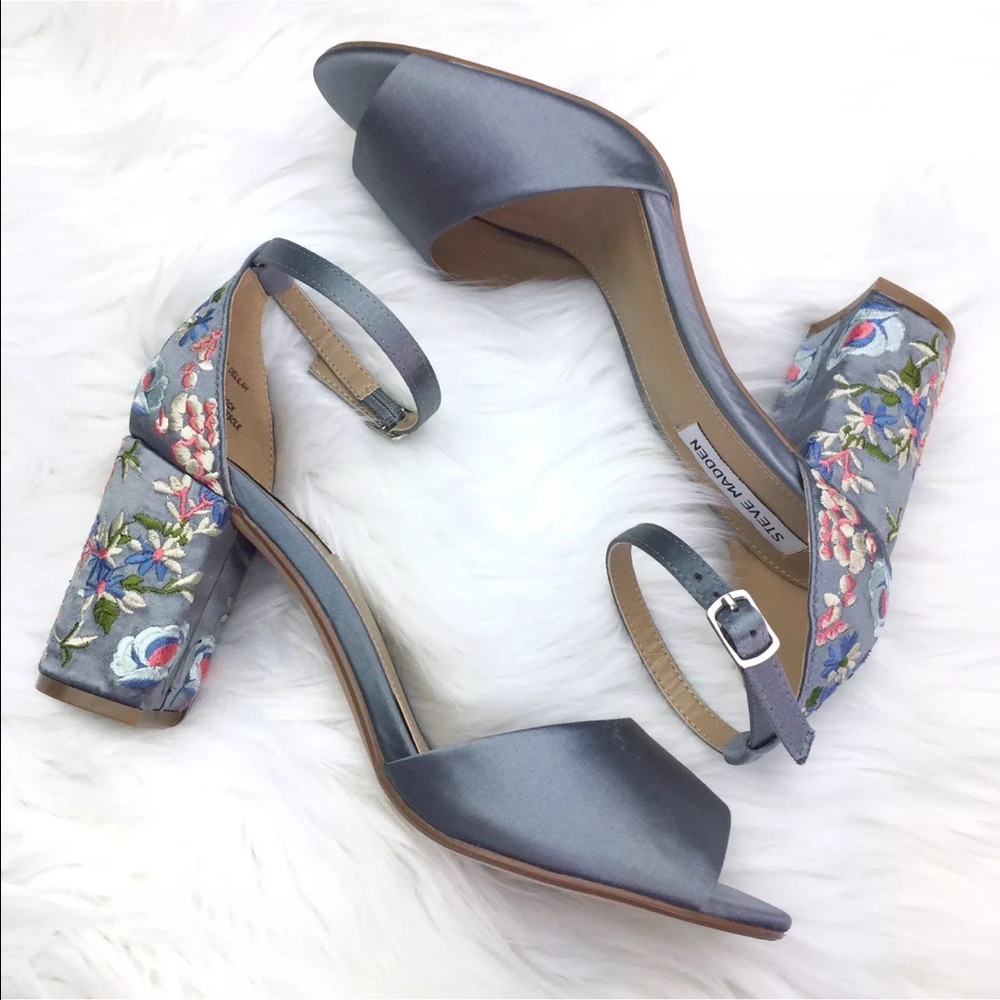 Steve Madden embroided heel